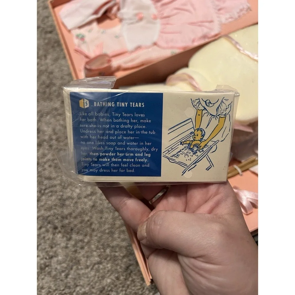 2001  Danbury Mint  Tiny Tears Porcelain Doll in Layette Trunk Special Edition